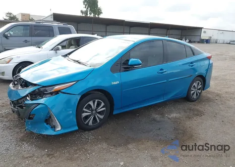 2018 Toyota Prius Prime Premium из США, поврежденный, VIN JTDKARFP8J3077441